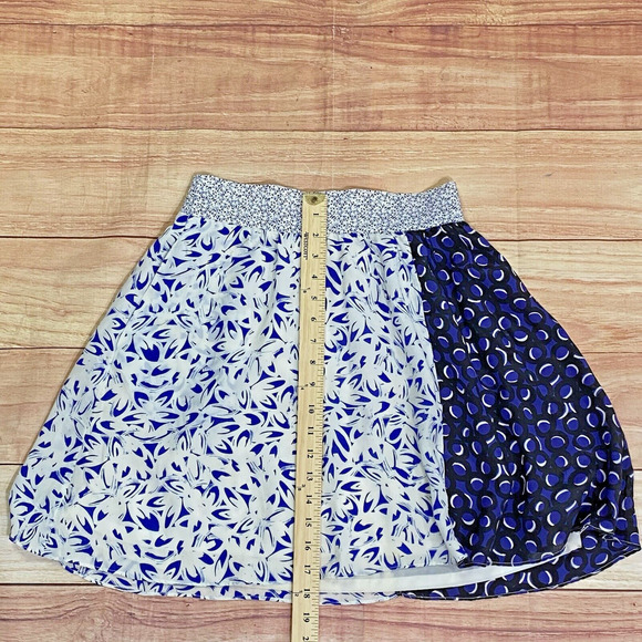 Maeve Anthropologie Blue & White Floral Skirt Size Extra Small 100% Silk - Picture 4 of 10
